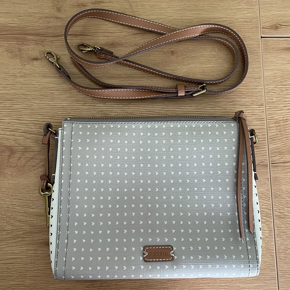 Fossil Crossbody purse bag heart print